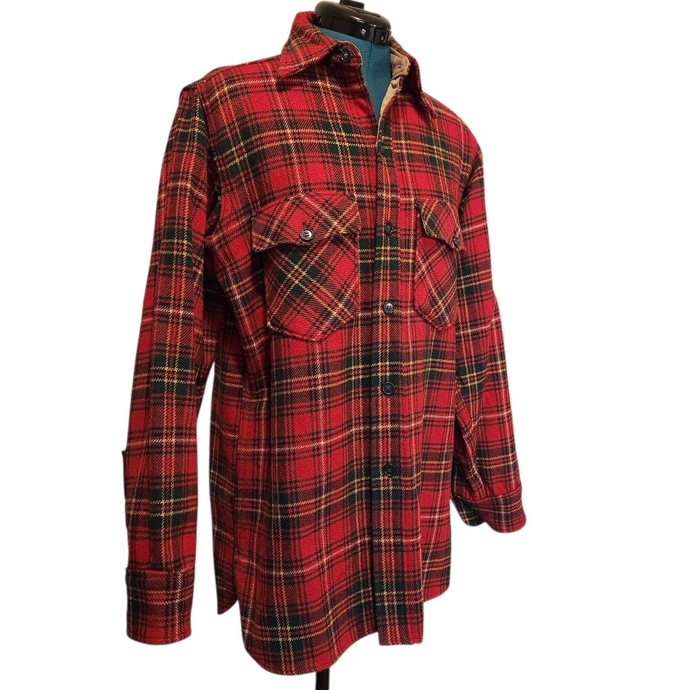 Vintage Men's Woolrich Shirt Size M Red Green Yellow 85% Wool Plaid Button Down